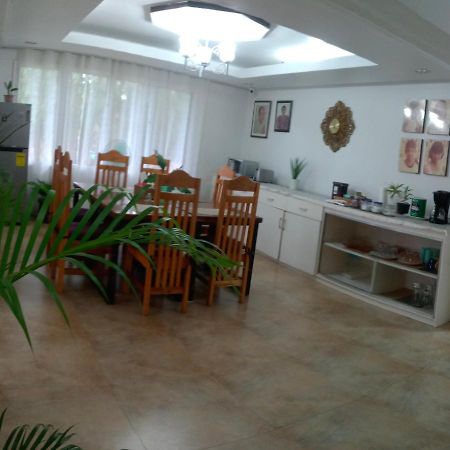Amor'S Place Puerto Princesa Extérieur photo